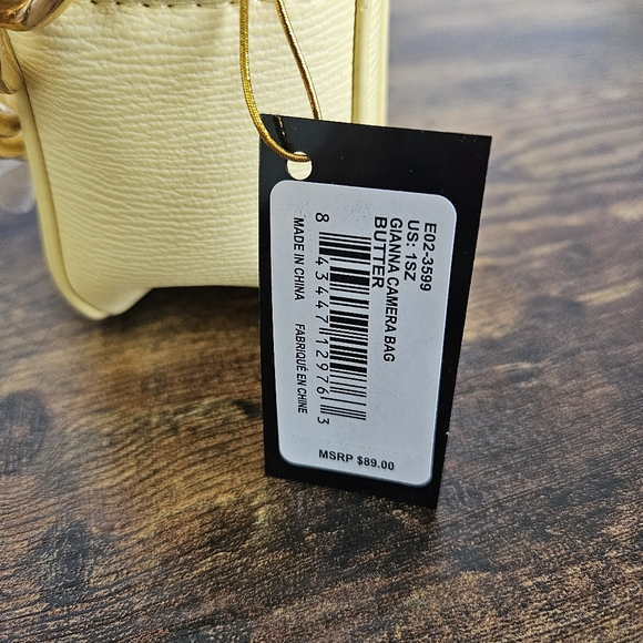 NWT Bebe Gianna Butter Yellow Camera Bag Gold Logo Chain Satchel Crossbody Purse - Picture 5 of 12